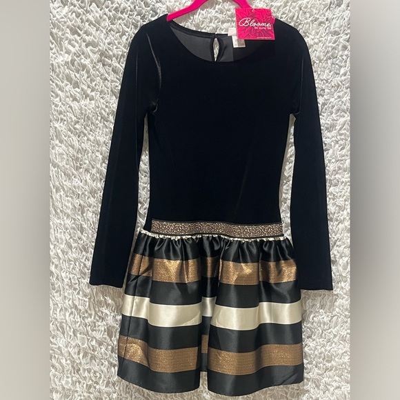 Bloome de Jeune Fille Black AND GOLD FORMAL GIRLS SIZE 16 - Picture 1 of 10